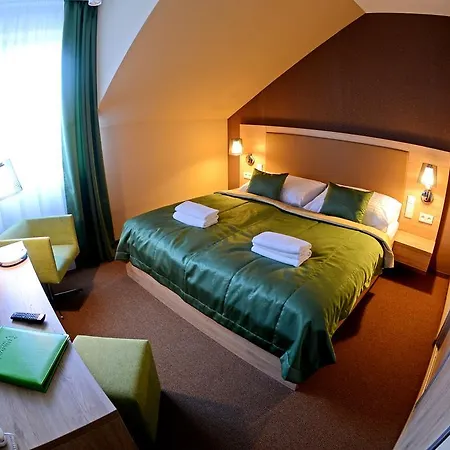 Hotel Stardust Nove Zamky Room photo