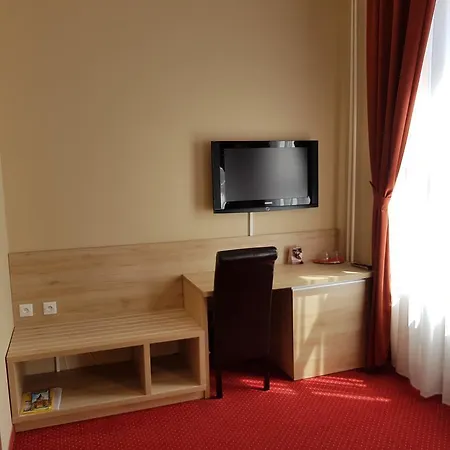 Hotel Stardust Nove Zamky Exterior photo
