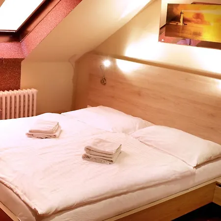 Hotel Stardust Nove Zamky Exterior photo
