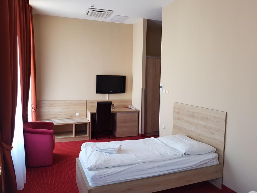 Stardust Hotel Nové Zámky
